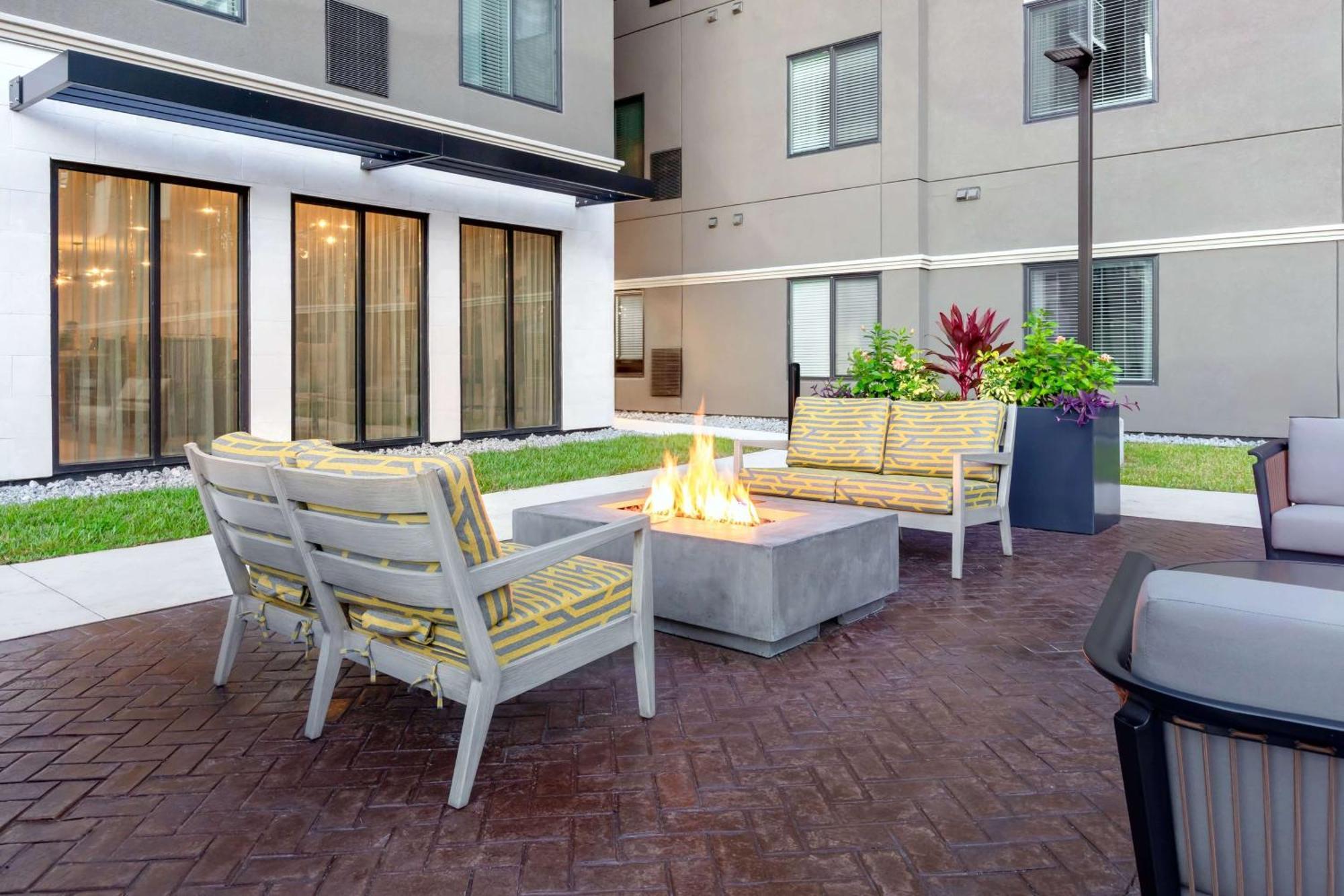 Waterwalk Extended Stay By Wyndham Jacksonville Deerwood Pk Buitenkant foto